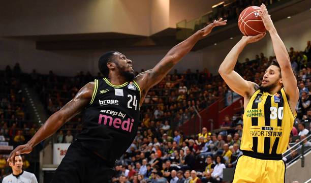 防线空虚 防线空虚