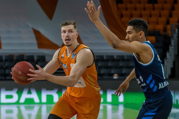 下保持优势 下保持优势