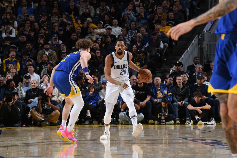 众人对他们 众人对他们